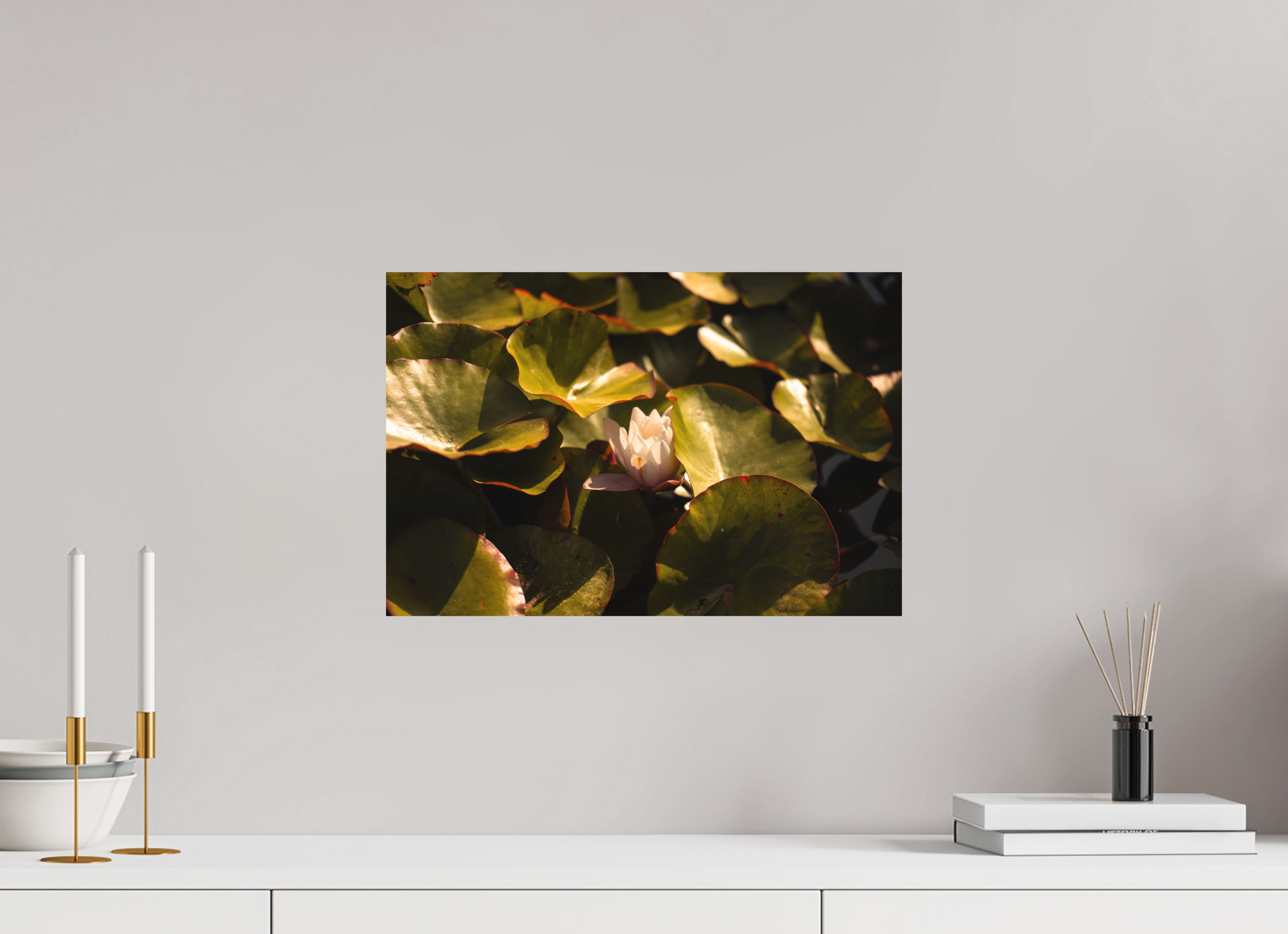 45 x 30 cm, Aluminium with mounting rails flower in a pond